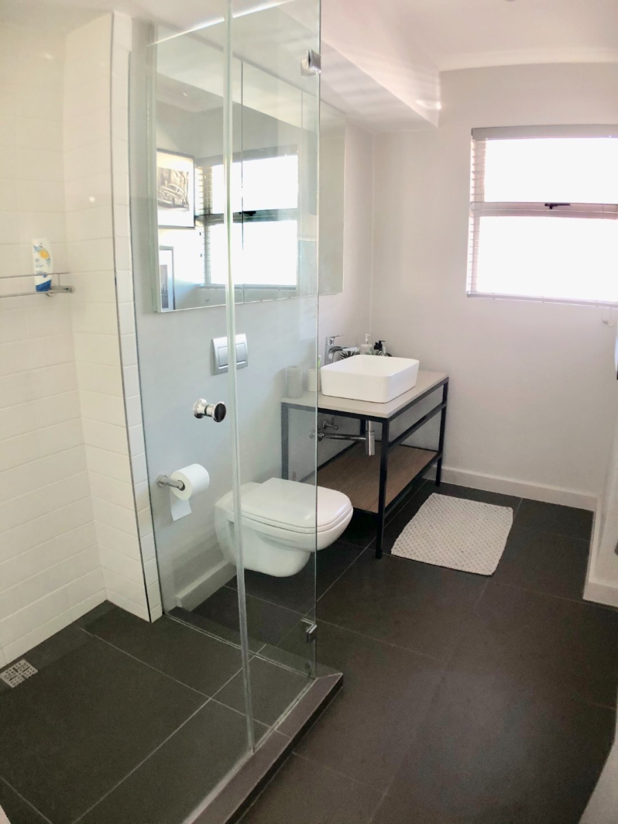 2 Bedroom Property for Sale in Sea Point Western Cape